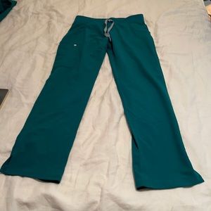 Figs bottoms size S. Hunter green